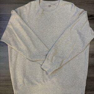 Uniqlo Men's Crewneck Sweatshirt - Light Gray